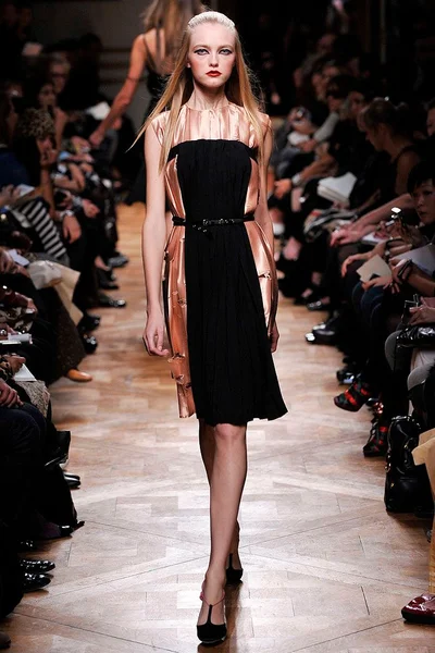 Look 13